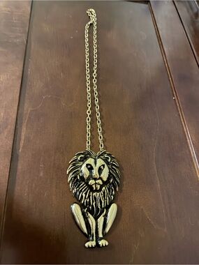 Vintage gold tone, lions necklace